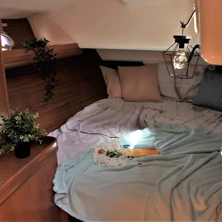 Bed & Boat * קליארי