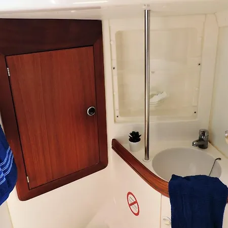 Bed & Boat 보트호텔 칼리아리