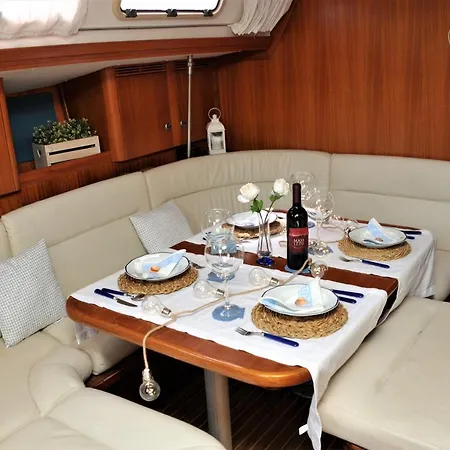 Bed & Boat 보트호텔 칼리아리