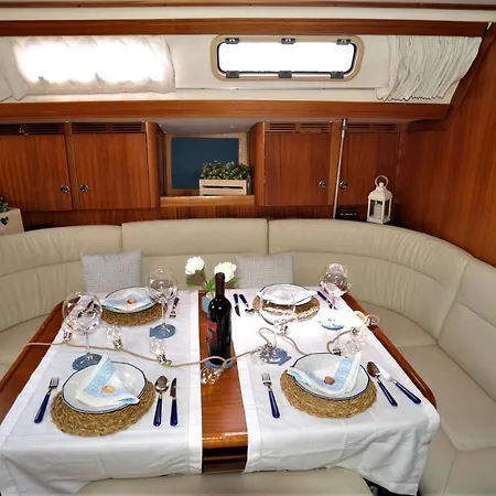 보트호텔 Bed & Boat
